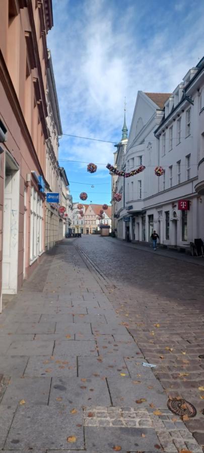 Zimmer Und Apartment Rosi Krakow am See Eksteriør bilde